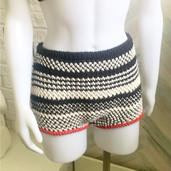 Zara crochet knit shorts. - Picture 1 of 7